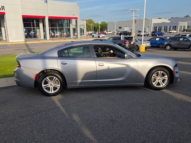 Used 2015 Silver Dodge SE image 13