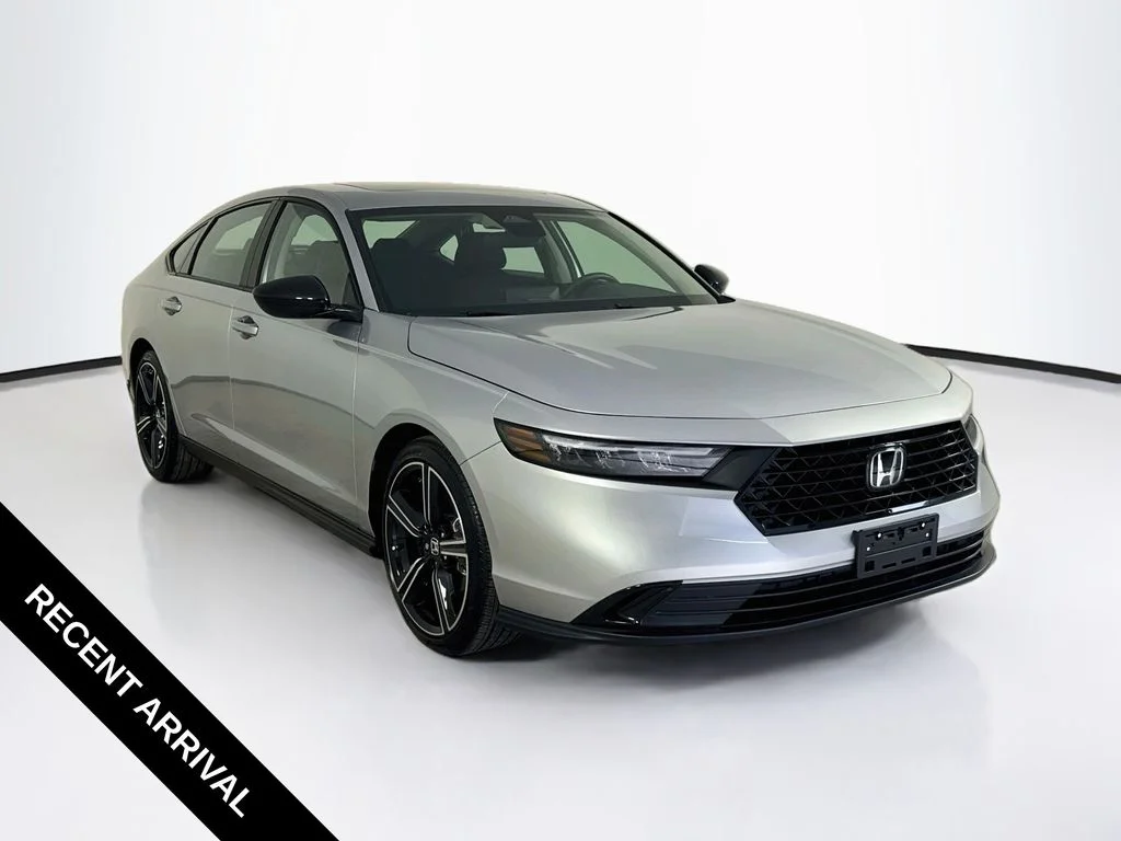 Used 2026 Silver Honda SE image 1