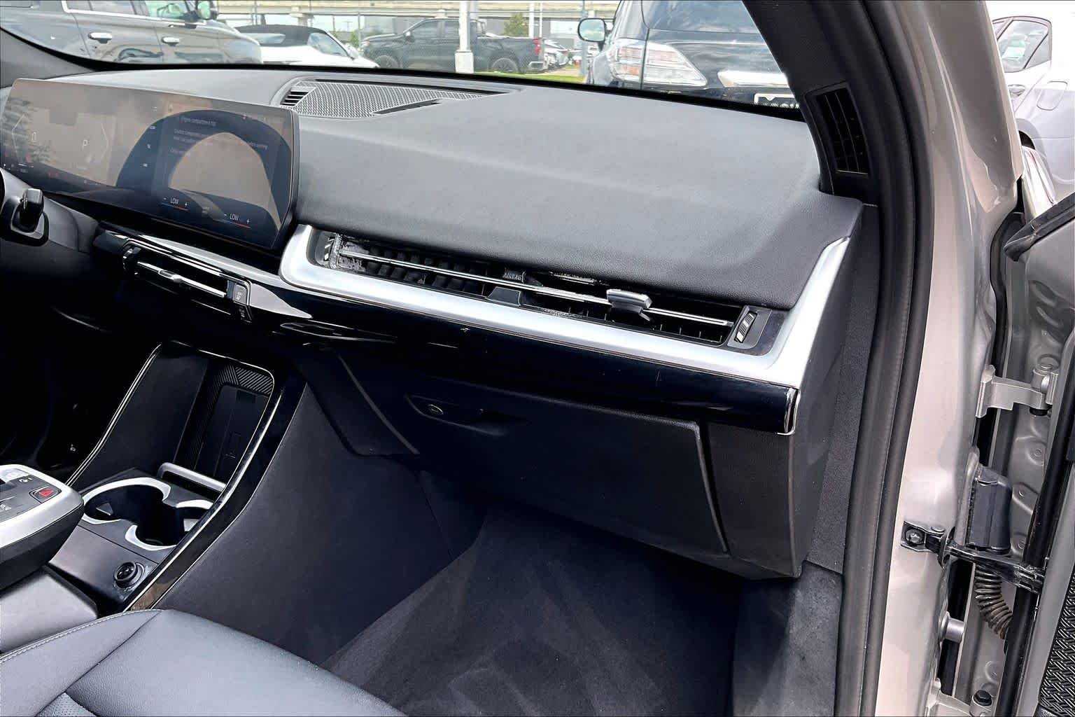 Used 2023 Space Silver Metallic BMW xDrive28i image 17