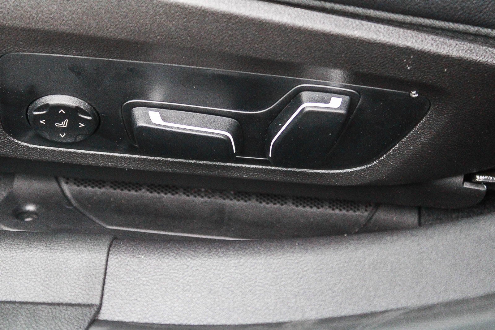 New 2026 Frozen Pure Grey Metallic BMW 330i NA image 21
