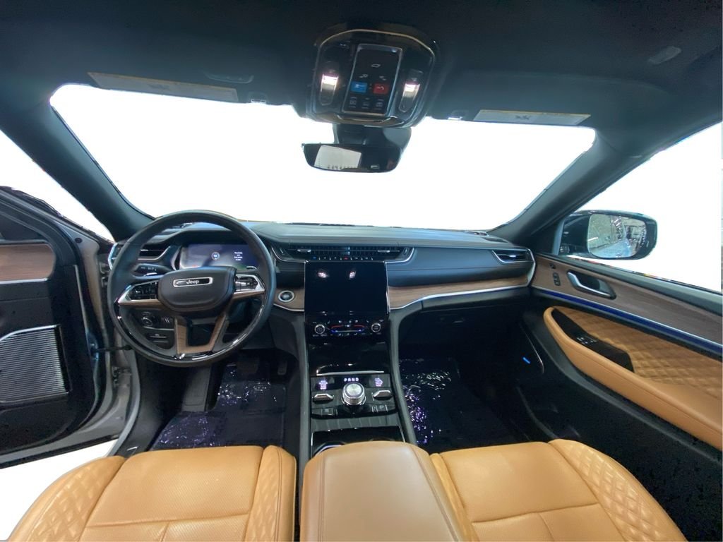 Used 2023 Silver Jeep Summit 4xe image 13