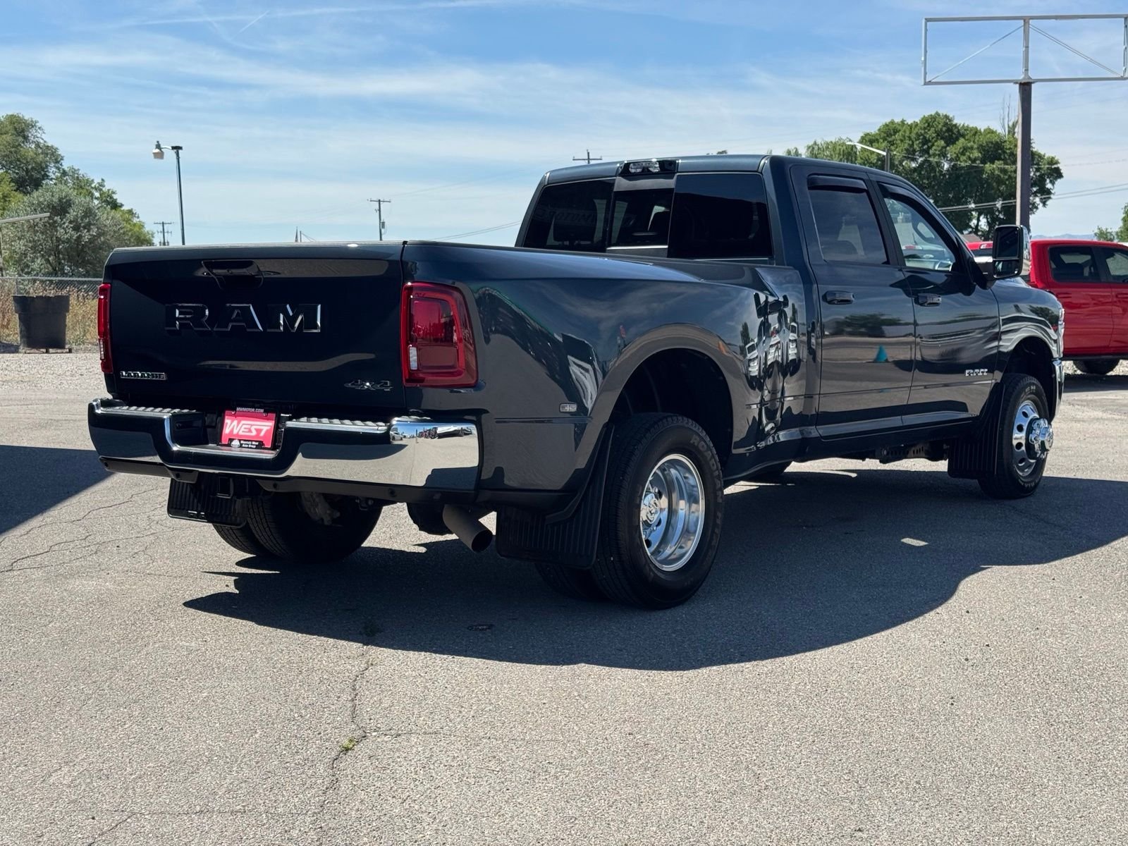 View vehicle photo 6