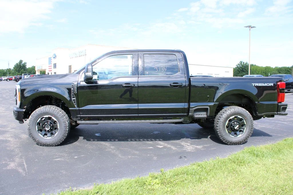 New 2026 Agate Black Metallic Ford F-250® XLT image 4
