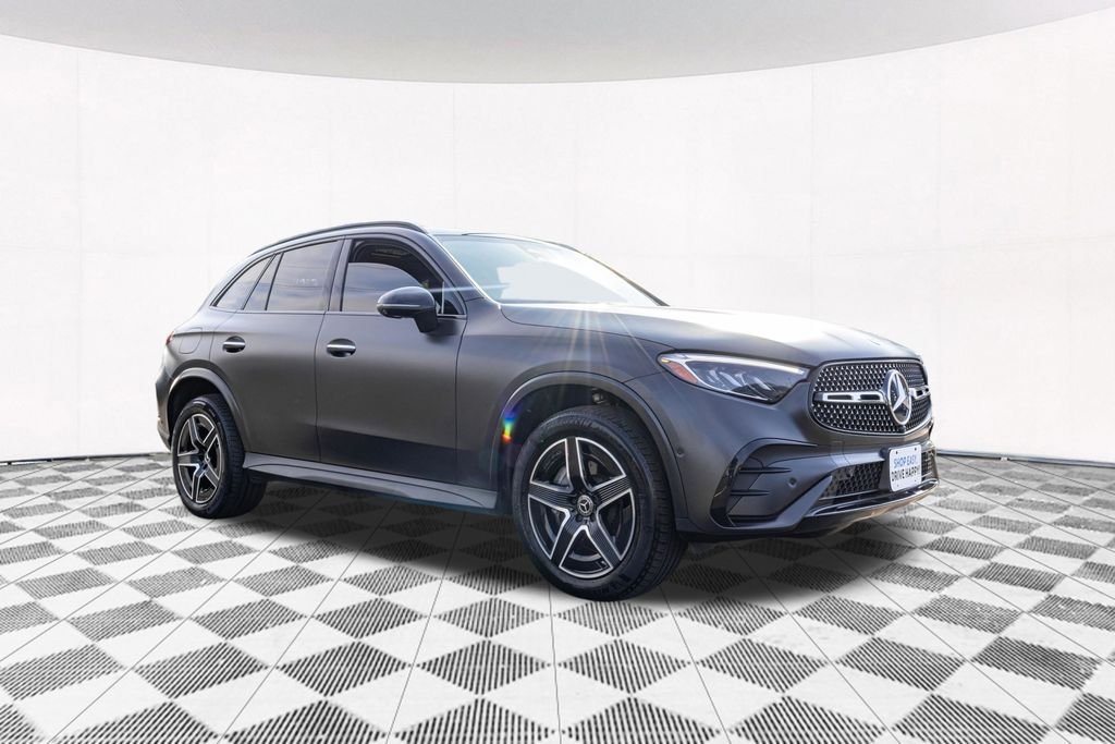 Used 2024  Mercedes-Benz GLC 300 image 12