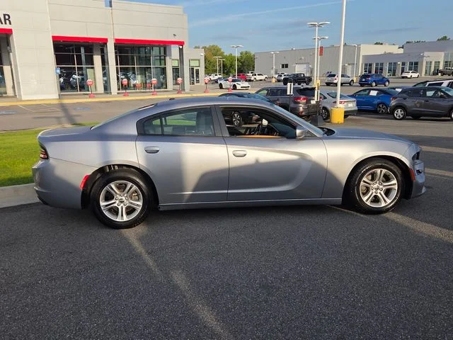 Used 2015 Silver Dodge SE image 13