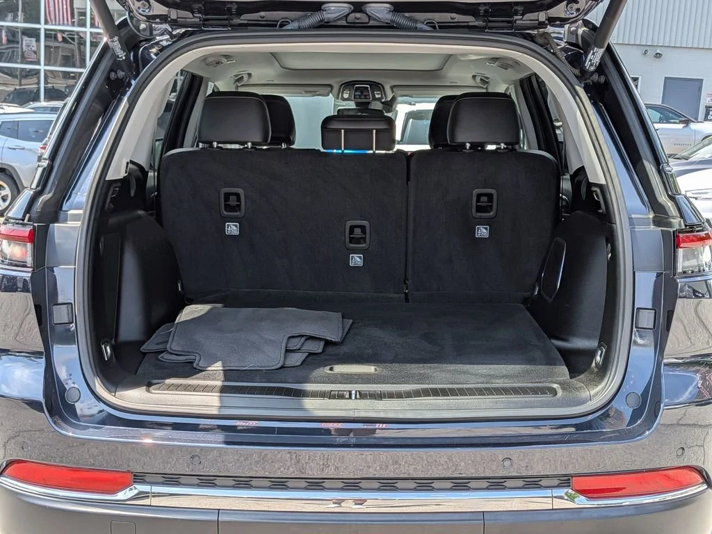 Used 2023 Black Jeep 4xe image 8