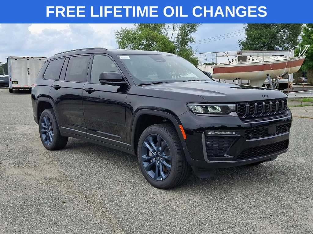 New 2026 Diamond Black Crystal Pearl-Coat Exterior Paint Jeep 85th Anniversary Edition image 1