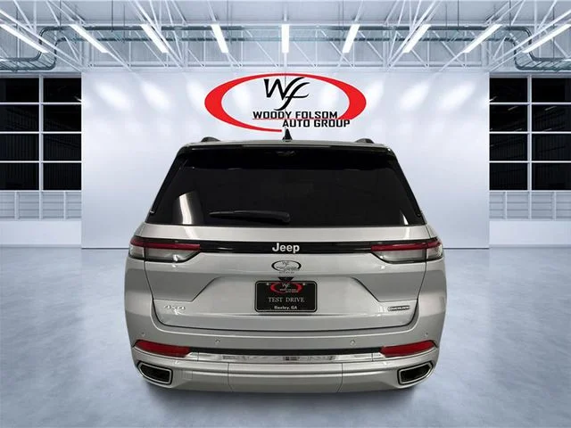 Used 2025 Silver Jeep Overland image 5