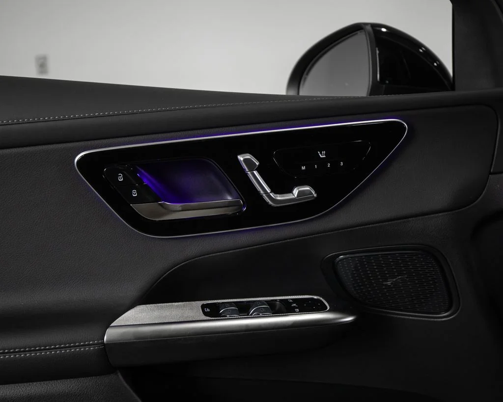 New 2026 Black Mercedes-Benz GLC 300 image 6