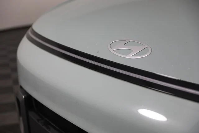 Used 2025 Green Hyundai SEL image 28