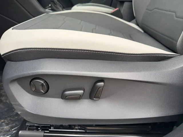 New 2026 Monterey Blue Pearl Volkswagen SE image 14