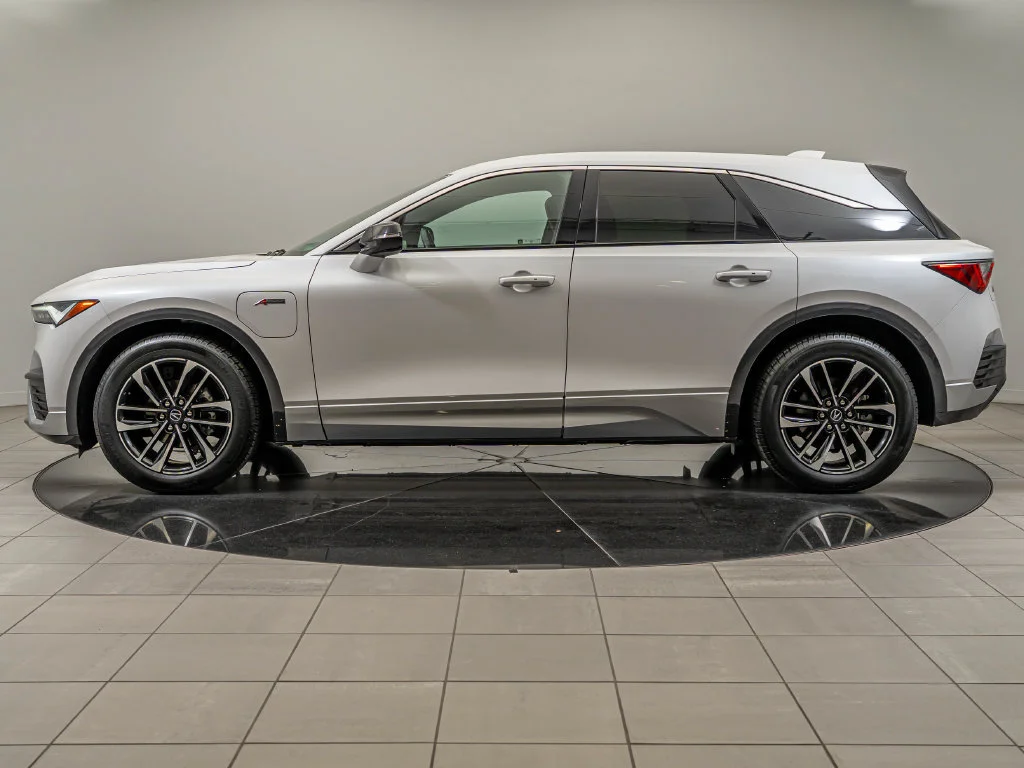 Used 2024 Snowfall Pearl Acura  image 5