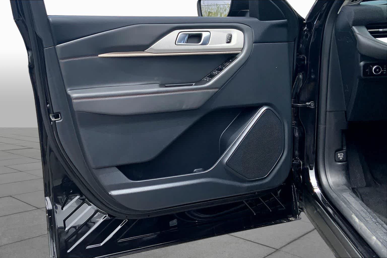 Used 2025 Agate Black Metallic Ford Active image 19