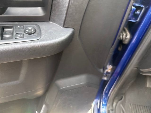 Used 2016 Blue Streak Pearlcoat Ram Express image 18