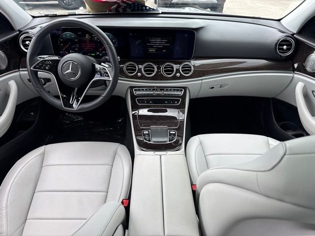 Used 2023 Gray Mercedes-Benz E 450 image 26