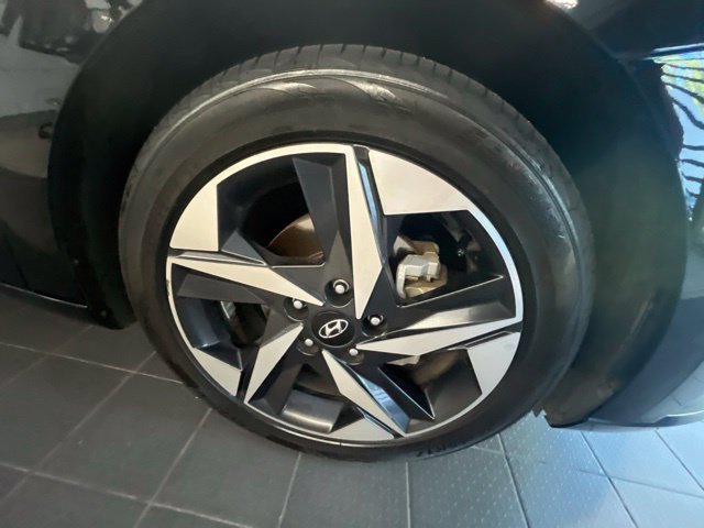 Used 2023 Phantom Black Hyundai SEL image 7