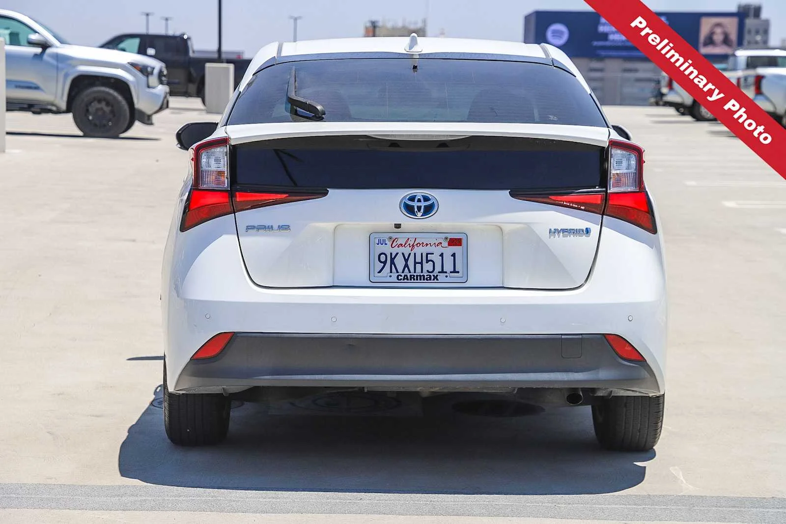 Used 2020 Super White Toyota LE image 8