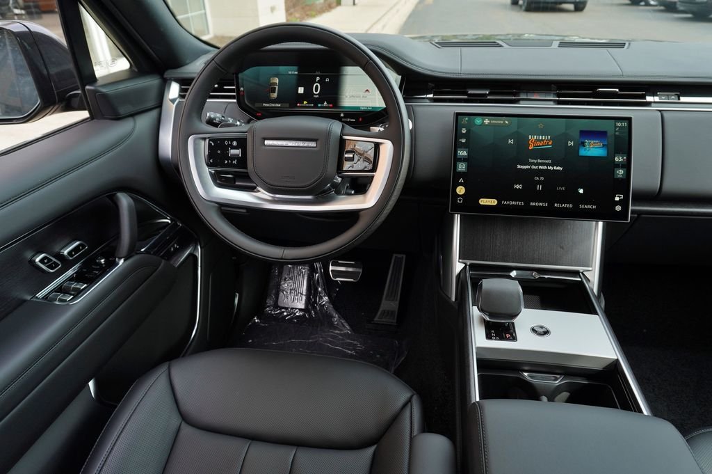 New 2026 Santorini Black Land Rover SE image 16
