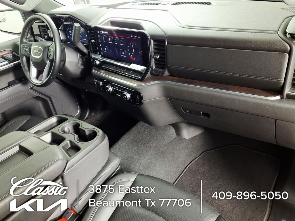 Used 2025 White GMC SLT image 12