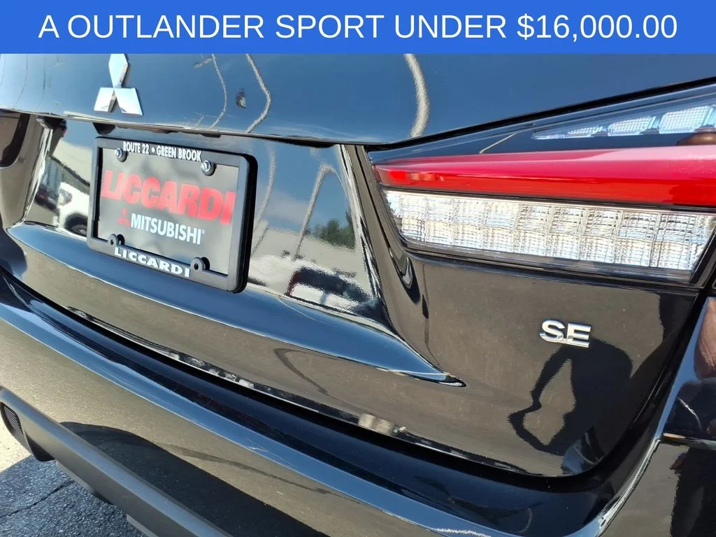 Used 2022 Black Mitsubishi 2.0 SE image 15