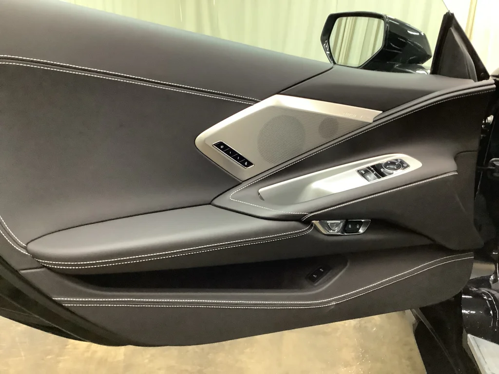 Used 2023 BLACK Chevrolet 3LT image 11