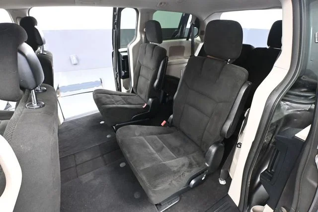 2016 Dodge Grand Caravan SXT - Photo 32