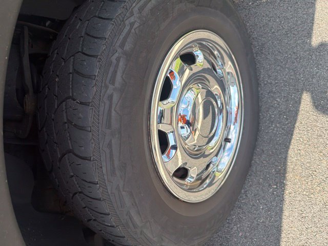 Used 2013 White Ford XL image 11
