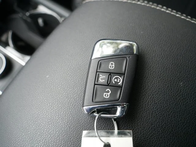 Used 2023 Blue Metallic Volkswagen SEL image 35