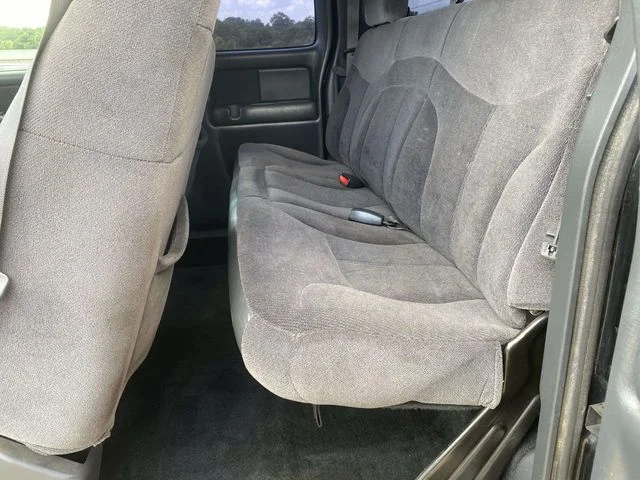 Used 2001 Black GMC SLE image 10