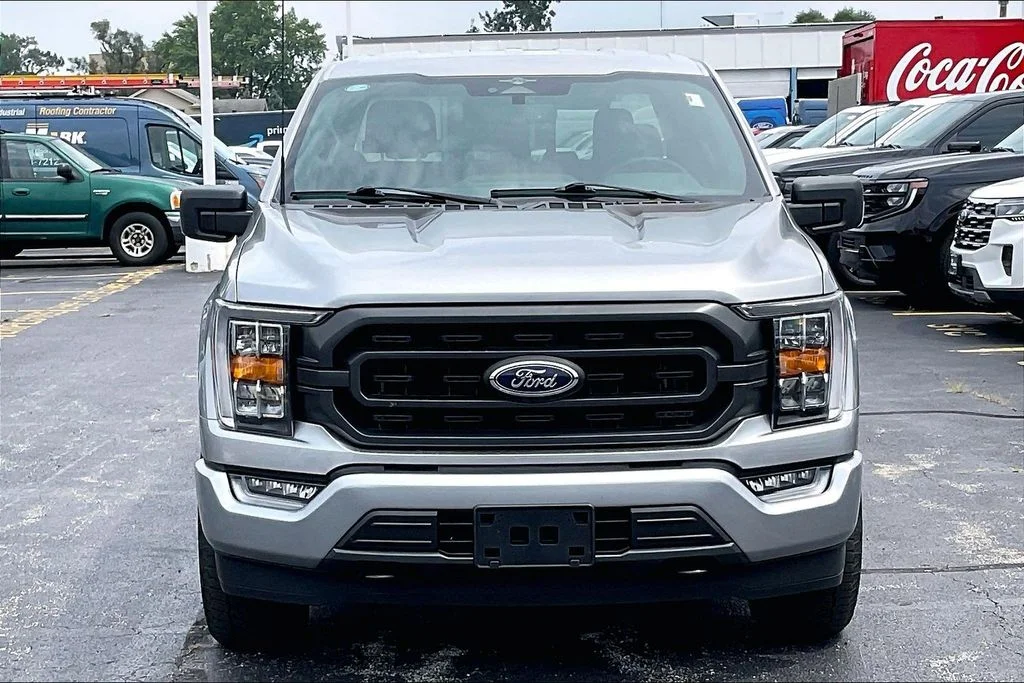 Used 2023 Silver Ford XLT image 2