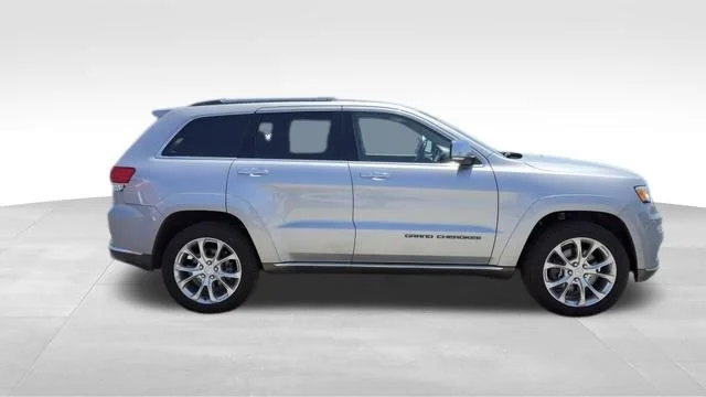 Used 2021 Silver Jeep Summit image 10