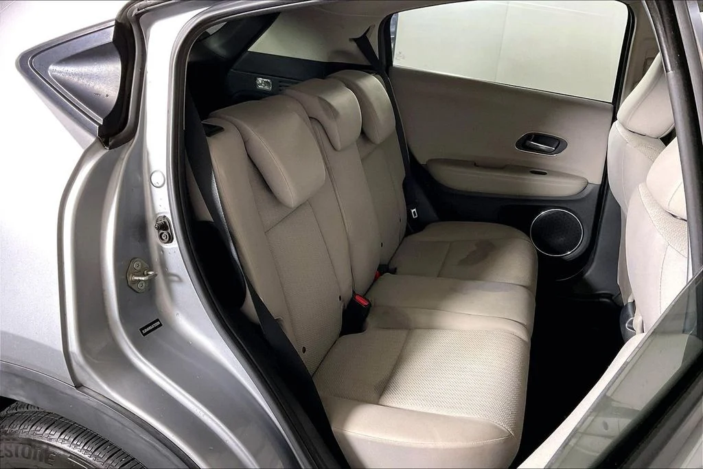Used 2018  Honda EX image 25