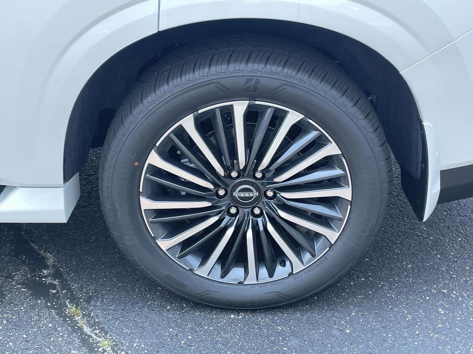 New 2026 Everest White Pearl Tricoat/Super Black Nissan Platinum Reserve image 15