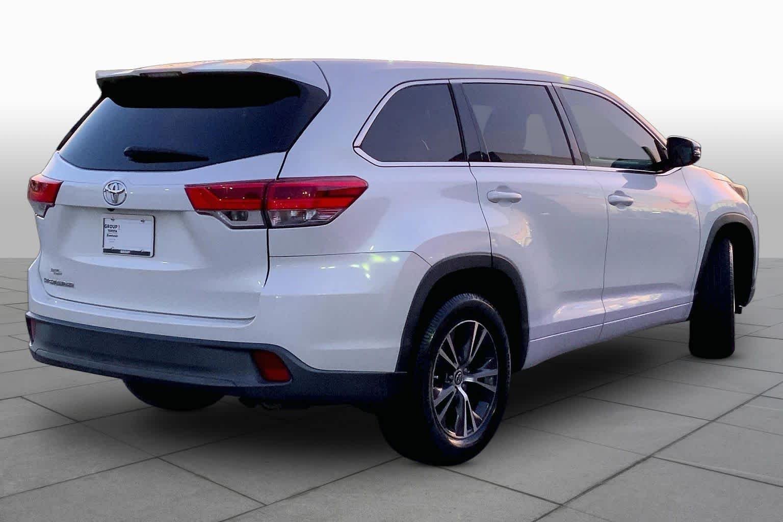 Used 2017 Blizzard Pearl Toyota LE image 13