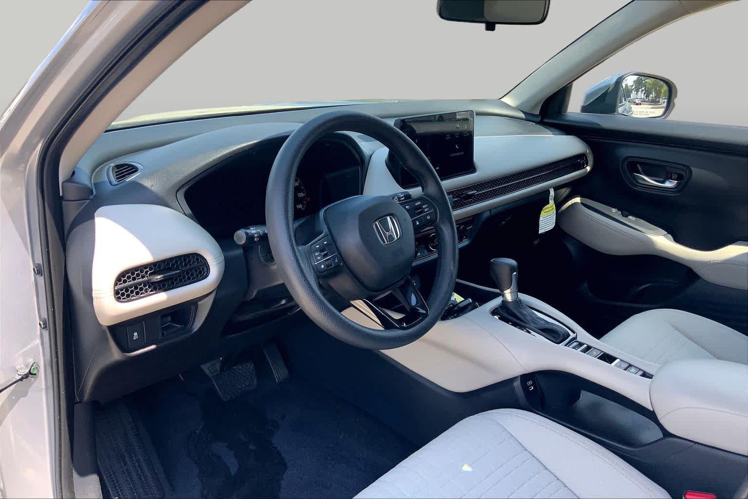 Used 2026 Solar Silver Metallic Honda LX image 17