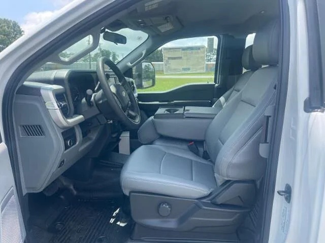 New 2026 Oxford White Ford F-450® XL image 16