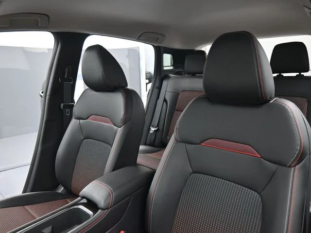 2025 Nissan Kicks SR - Photo 28