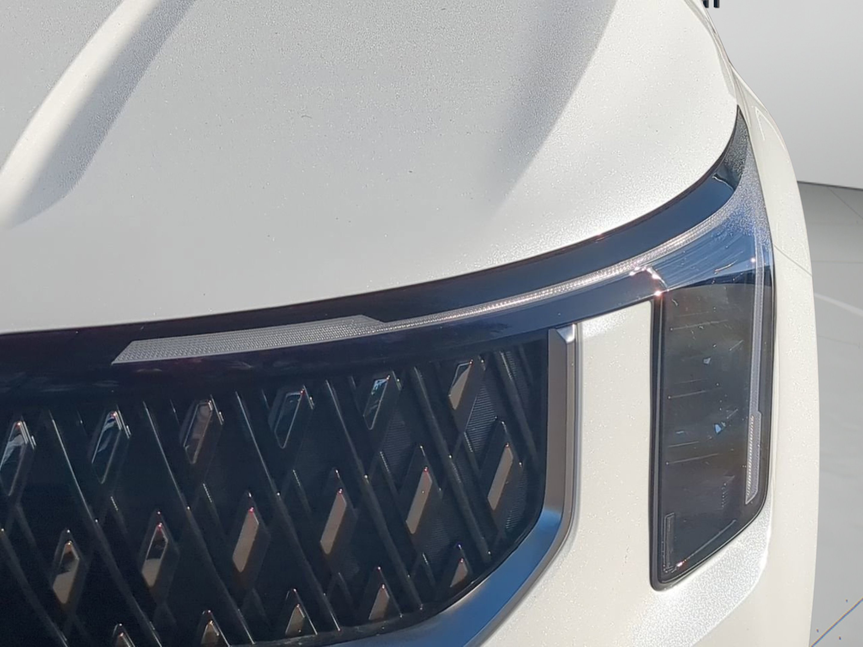 New 2026 Snow White Pearl Kia EX image 10
