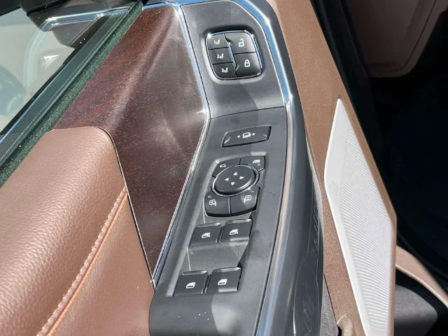 New 2027 Star White Metallic Tri-Coat Ford F-350® King Ranch® image 19