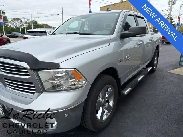 2016 RAM 1500 Big Horn 4x4 Crew Cab 5'7's photo