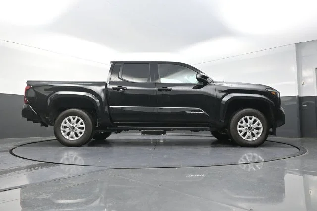 Used 2025 Black Toyota SR5 image 38