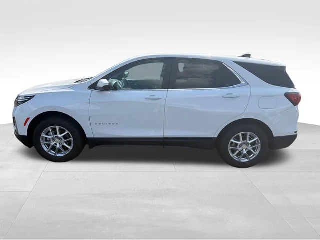 Used 2024 Summit White Chevrolet LT image 2