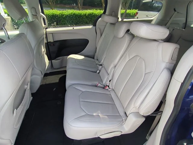 Used 2019 Blue Chrysler Touring L image 28