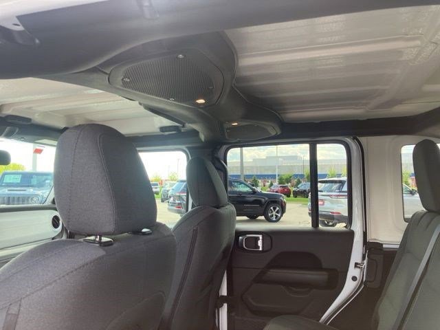 Certified Used 2025 Bright White Clearcoat Jeep Sahara image 23