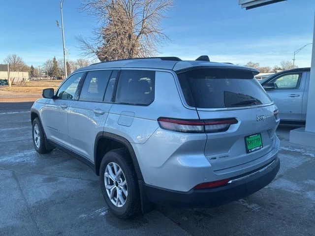 Used 2021 Silver Jeep Limited image 8