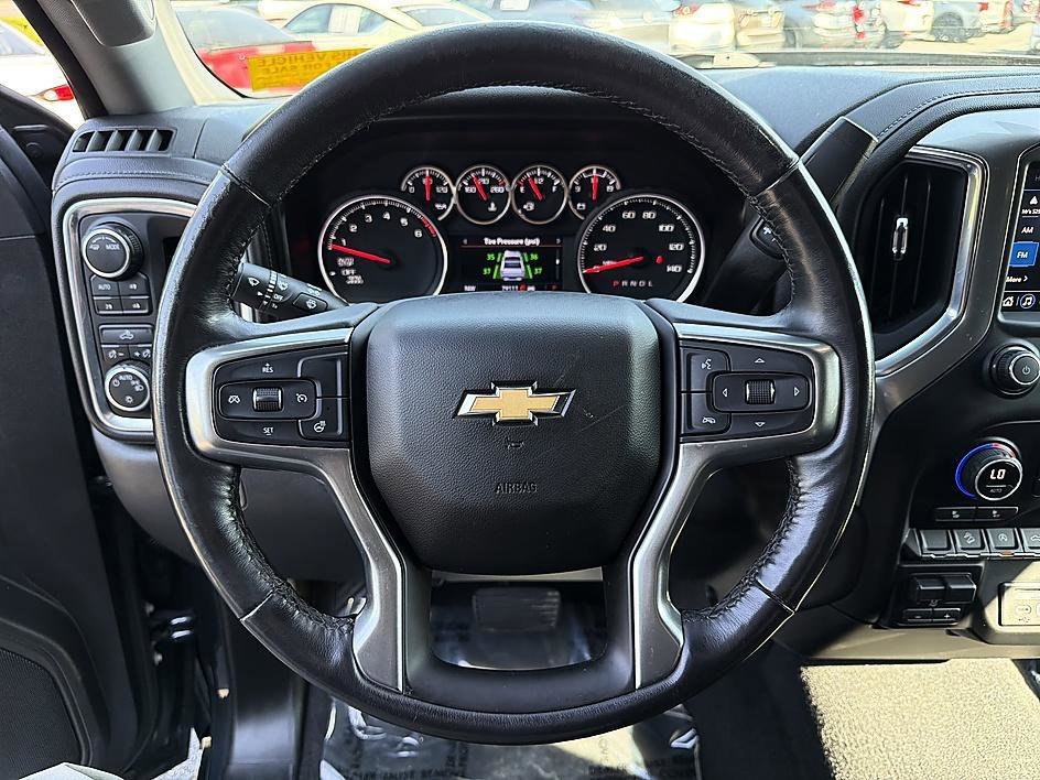 Used 2020 Shadow Gray Metallic Chevrolet LT image 17