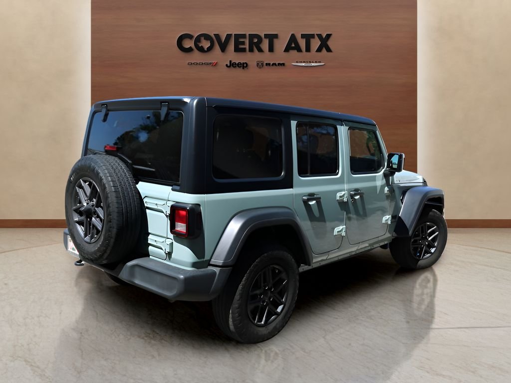 Used 2024  Jeep Sport S image 5