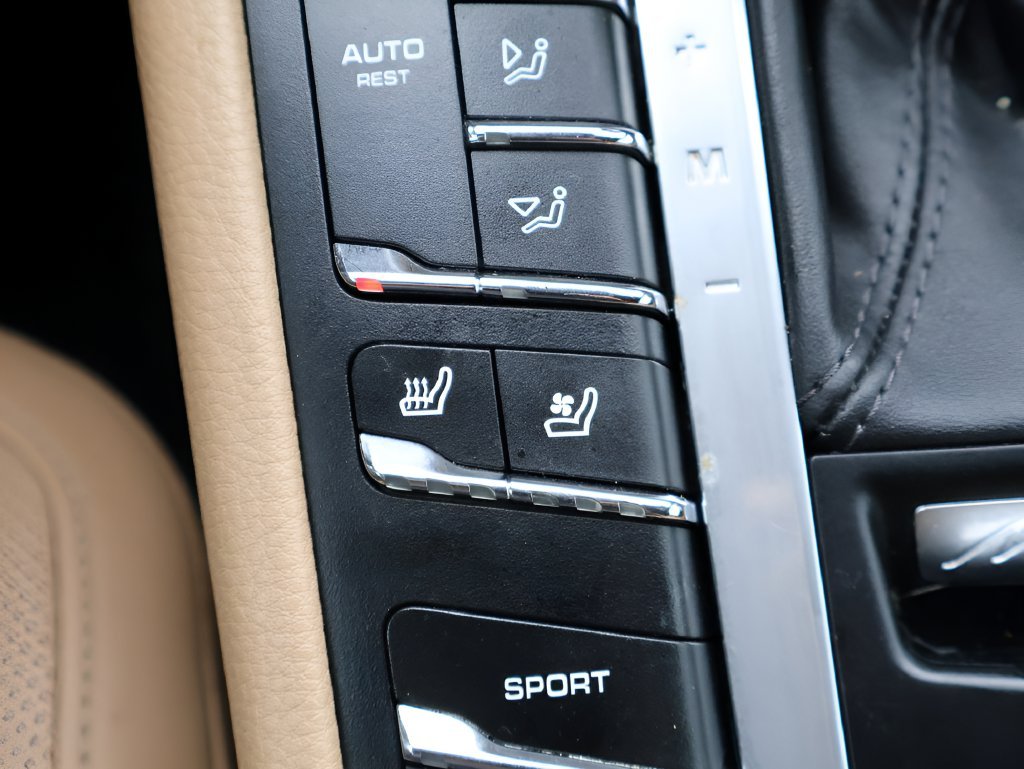 Used 2018 White Porsche Sport Edition image 26