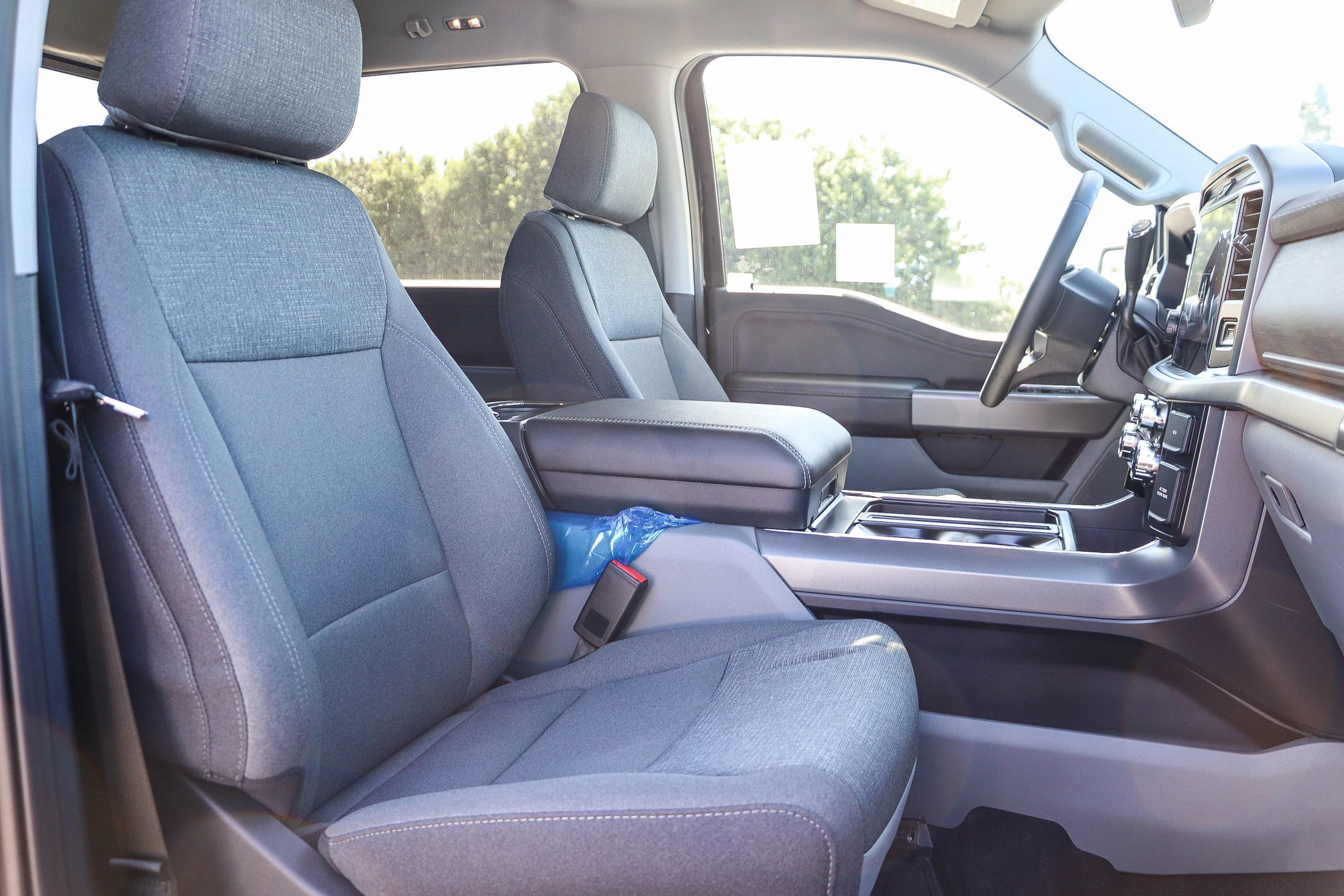 New 2026 Oxford White Ford XLT image 19