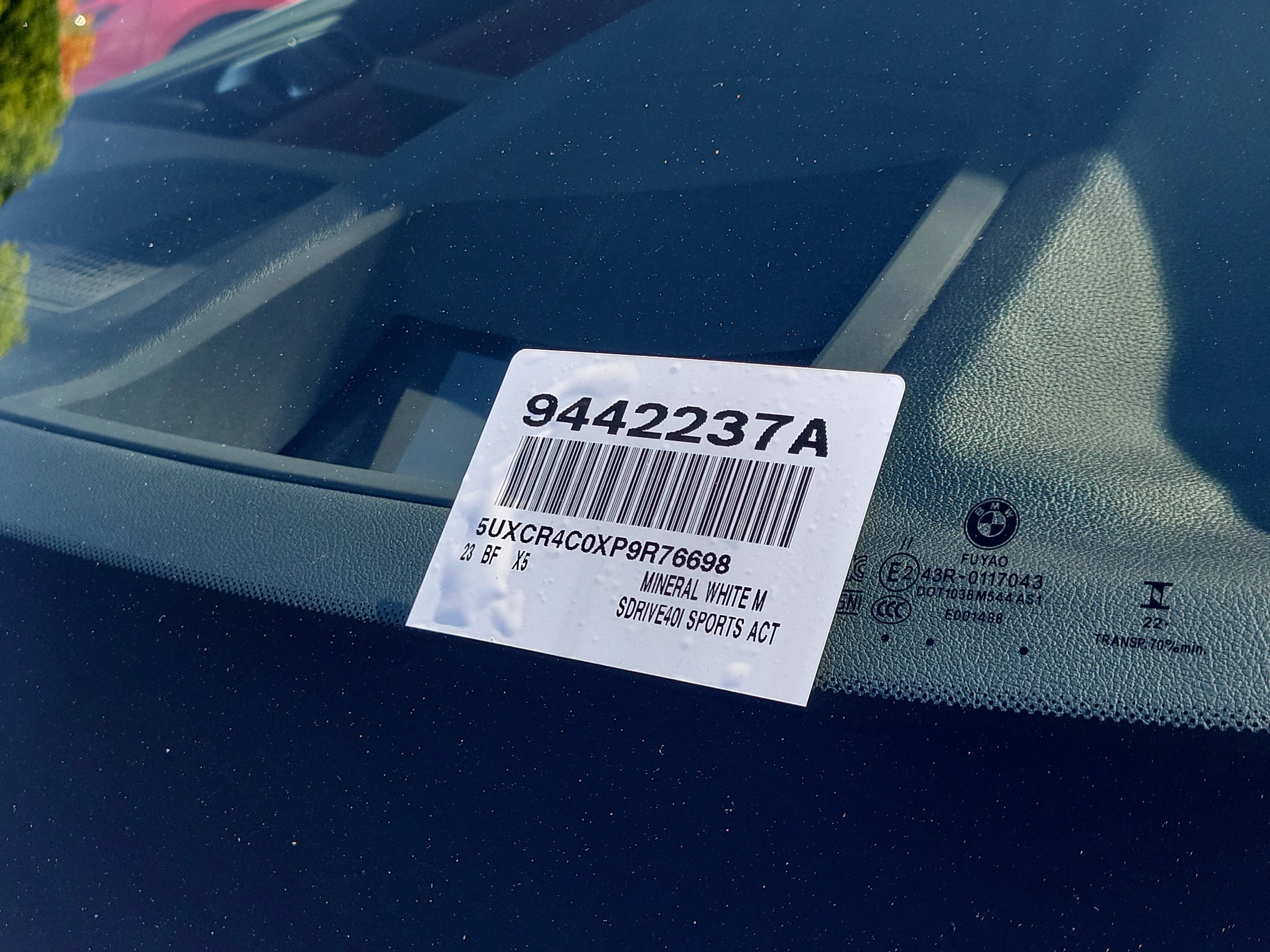 Used 2023 Mineral White Metallic BMW sDrive40i image 27